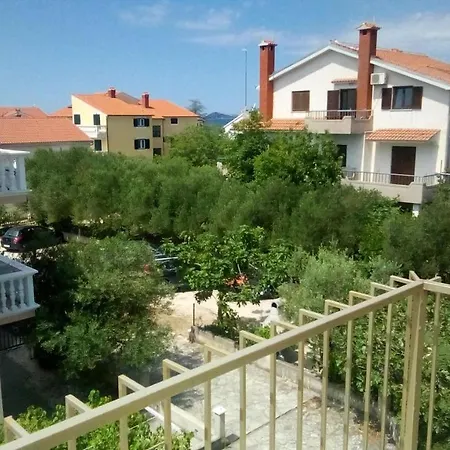Studio Apartmani Kiki Srima Exterior photo